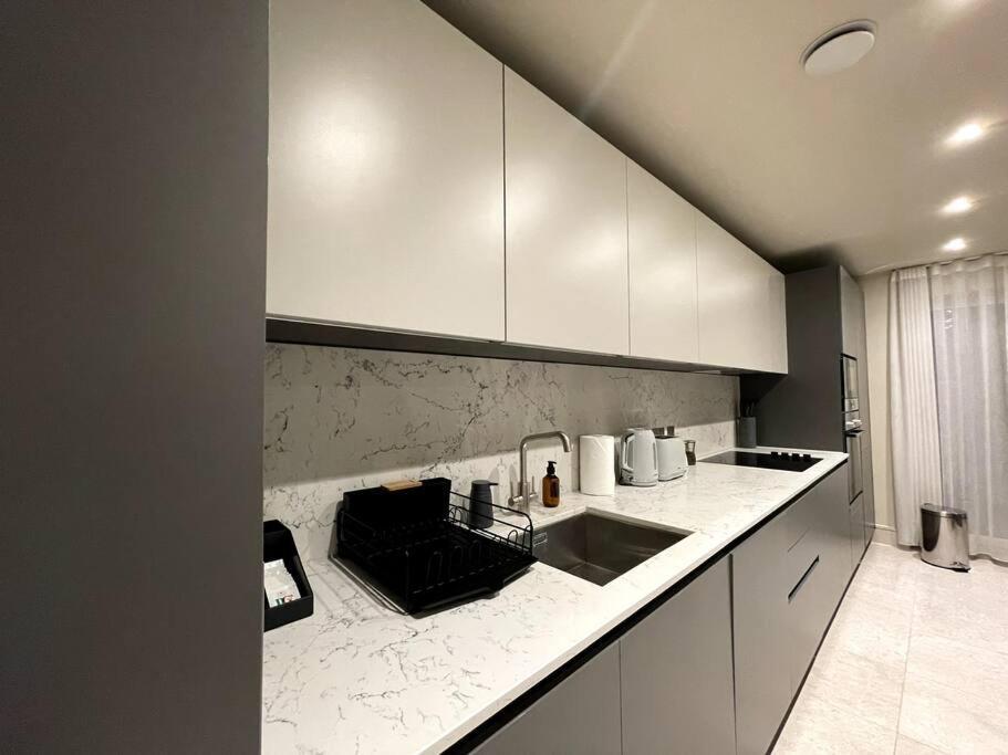 2Br Urban Vista Retreat Chcl F7 Apartment Чигуел Екстериор снимка